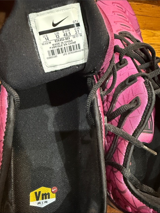 Nike Men\'s Pink and Black Athletic Shoes main image 4